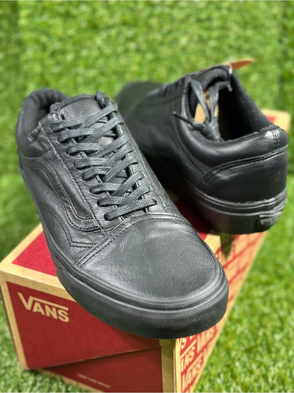 Vans Old Skool MTE Black Leather, Men’s 7/ Women’s 8.5 , VN000ZDKGZH